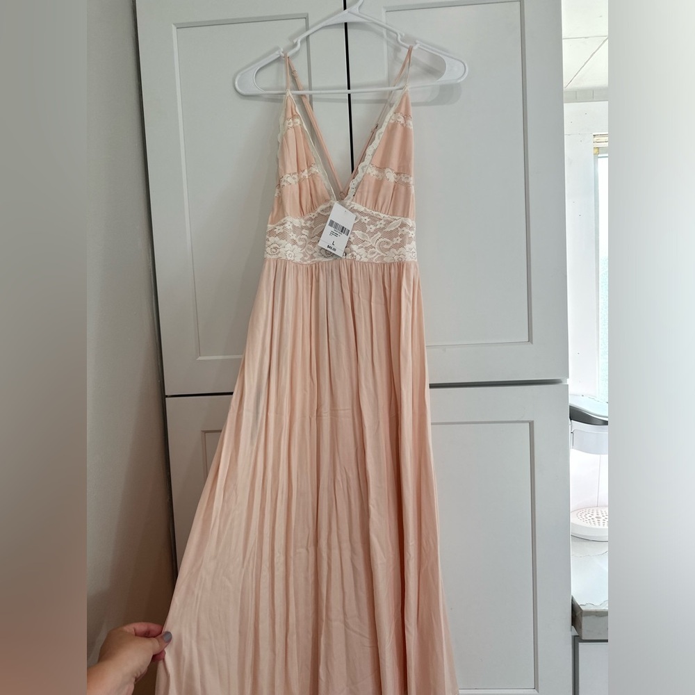 Forever 21 Lace Cutout Maxi Dress